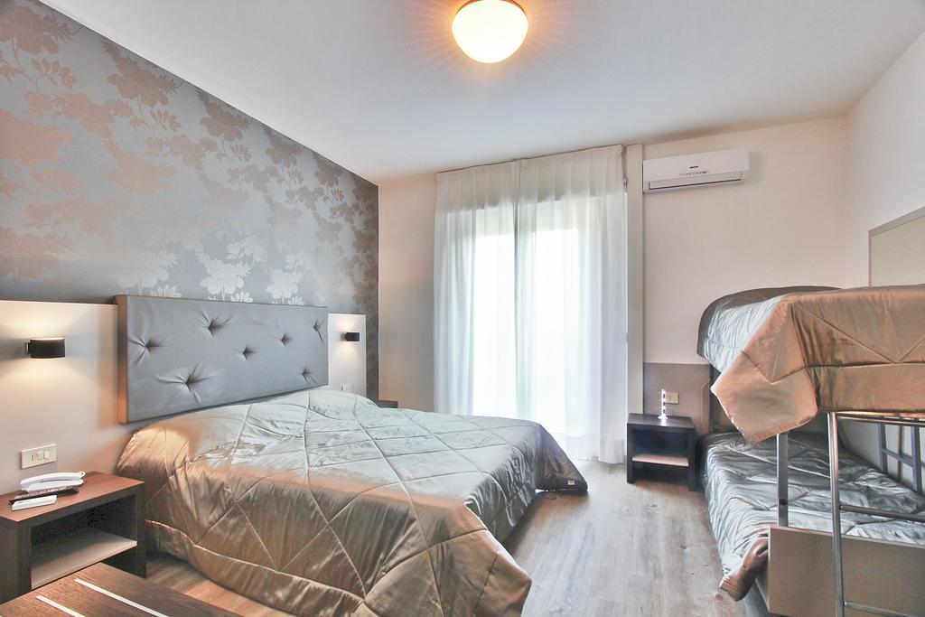 Hotel Gambrinus Lignano Sabbiadoro Pokój zdjęcie
