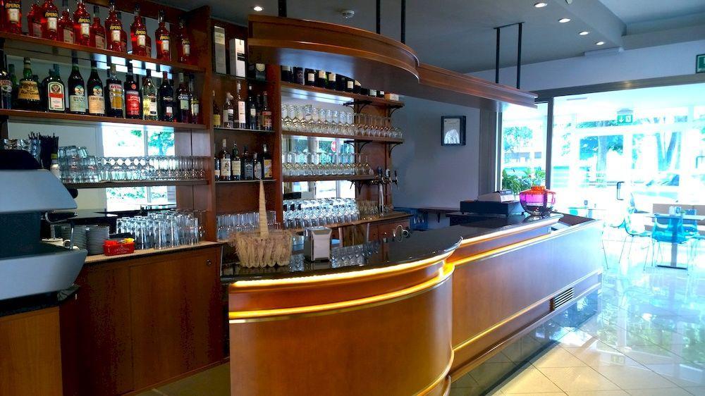 Hotel Gambrinus Lignano Sabbiadoro Zewnętrze zdjęcie